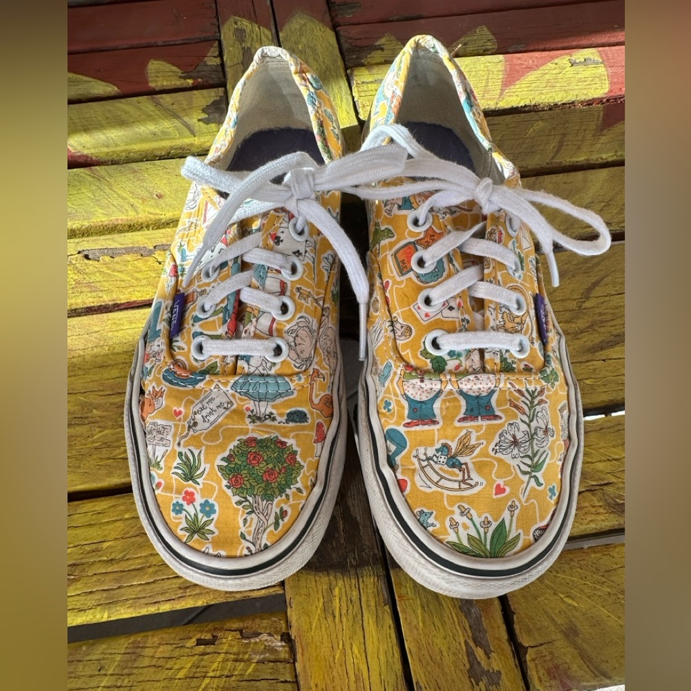 💛🌼Vans Alice in Wonderland Sneakers - Yellow - Picture 3 of 12